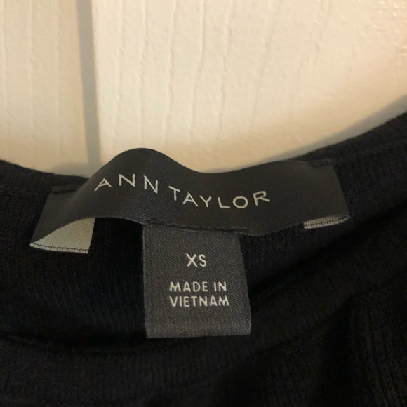 Ann Taylor ruffle top - Picture 2 of 3